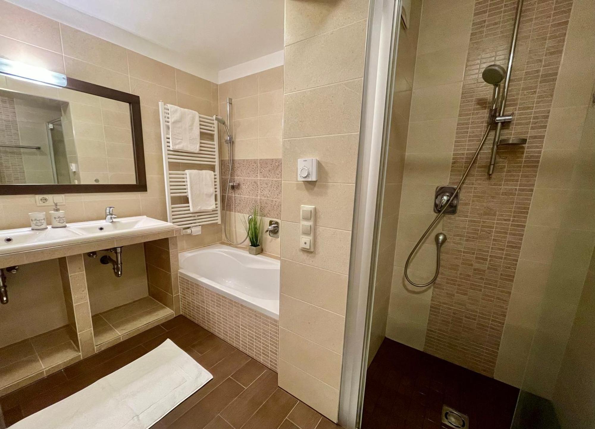 Hotel Alta Vista Neukirchen am Grossvenediger Bagian luar foto